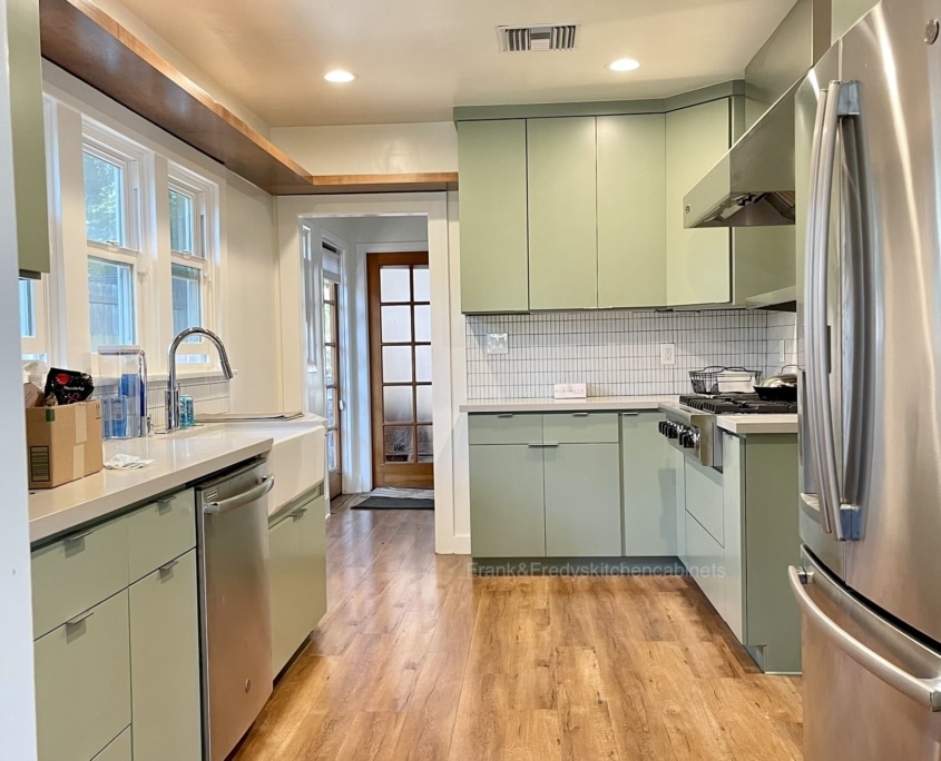 Contemporary Kitchen Remodel by Frank & Fredy's Kitchen Cabinets project photo